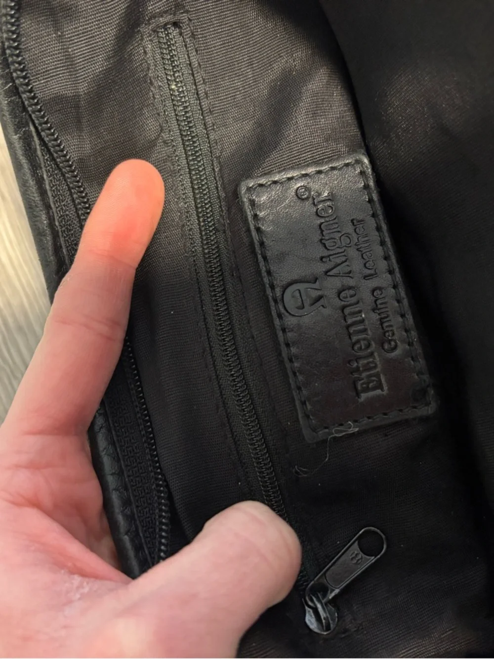 Vintage 90s Etienne Aigner Black Leather Crossbody Genuine Leather Everyday Bag - Picture 3 of 6